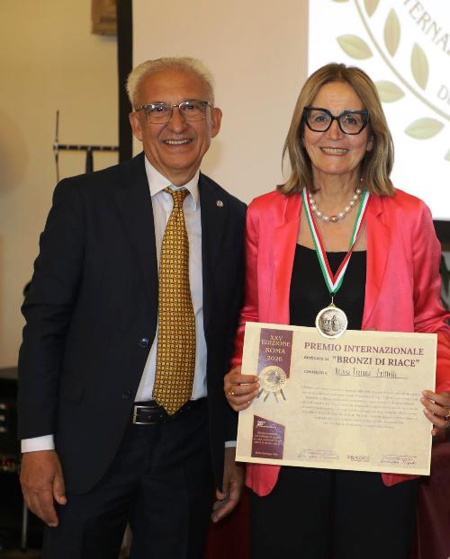 La Commissaria del G.O.M., Tiziana Frittelli, premiata nella 25^ edizione del Premio ...